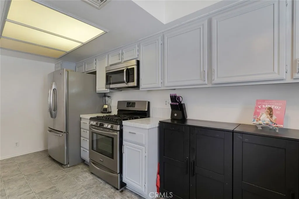 Additional image 48 of 10231 Independence Ave Unit C17, Chatsworth, CA 91311