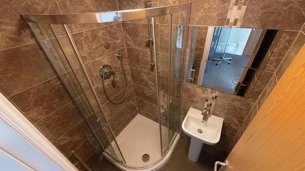 Additional image 6 of 9 bed semi-detached house to rentMauldeth Road Gatley, Manchester M20