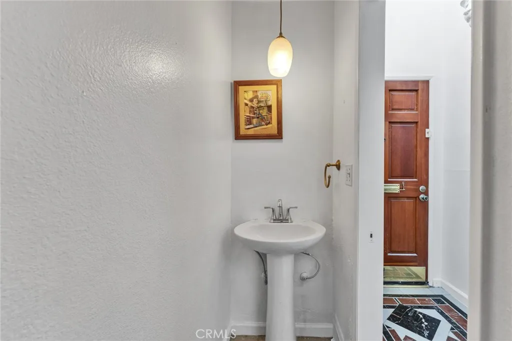 Additional image 42 of 332 N 5th street, Burbank, CA 91501