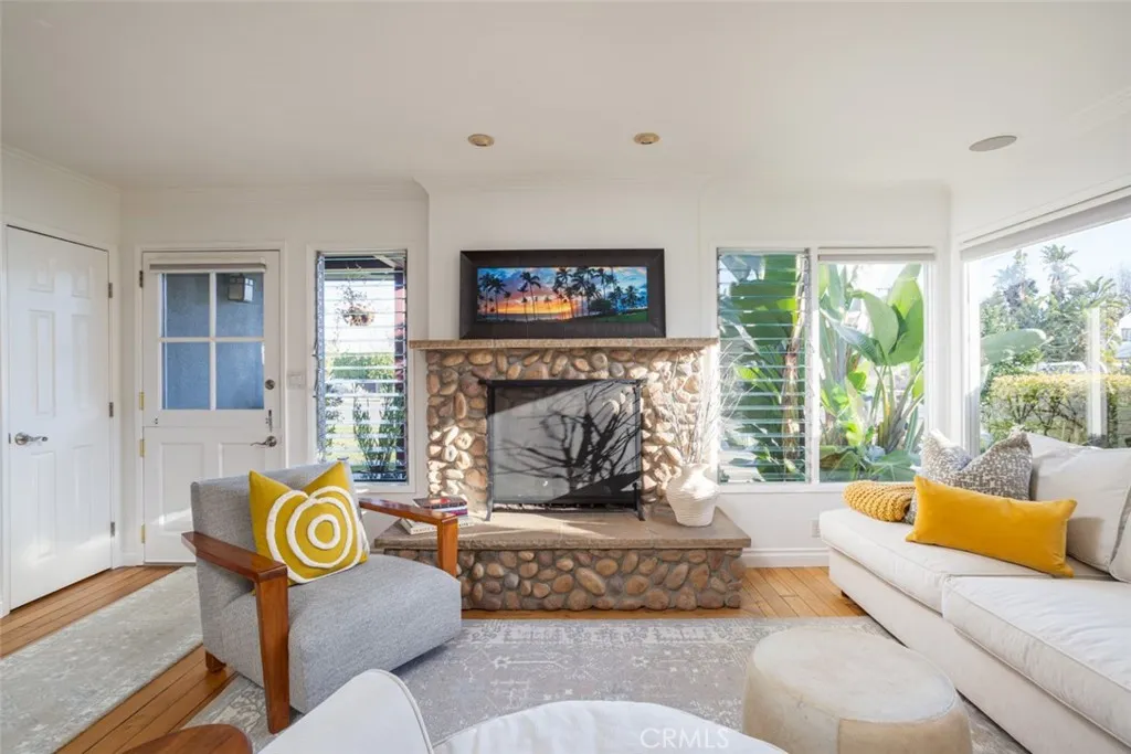 Additional image 5 of 2011 Tustin Avenue, Costa Mesa, CA 92627