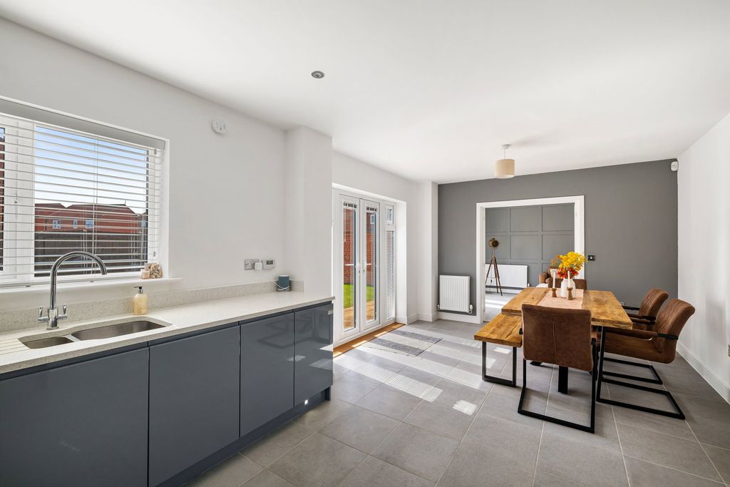 Additional image 6 of 4 bed detached house to rentField Avenue, Saxilby LN1