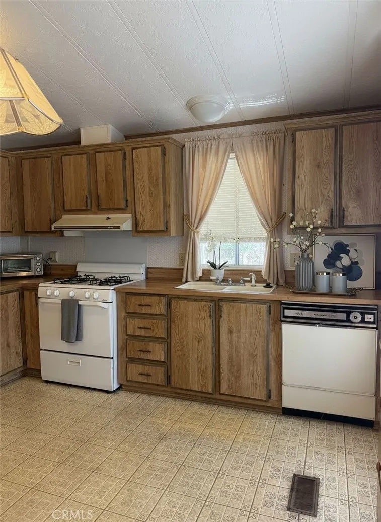 Additional image 37 of 23456 Ottawa Rd Unit 19, Apple Valley, CA 92308