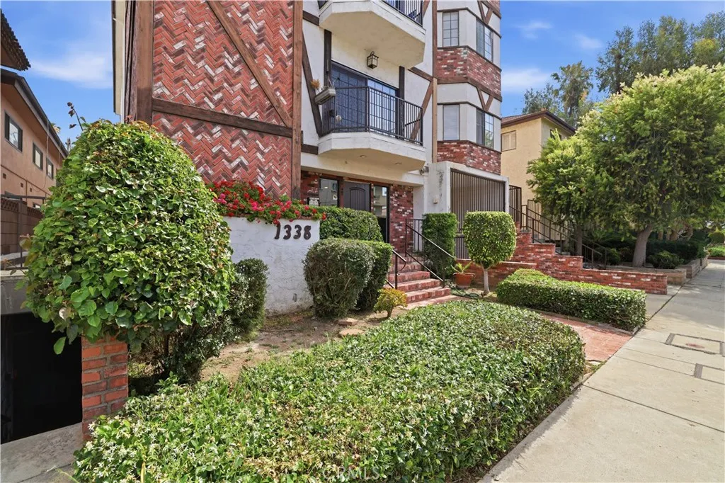 Additional image 2 of 1338 Amherst Ave Unit 102, Los Angeles, CA 90025