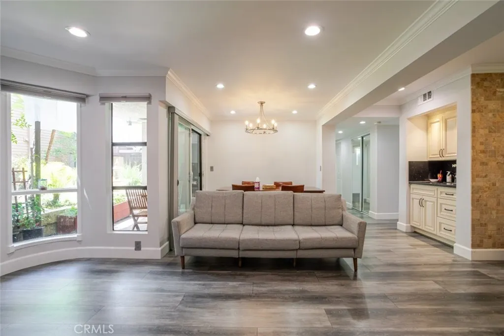 Additional image 7 of 236 N Louise Street Unit 104, Glendale, CA 91206