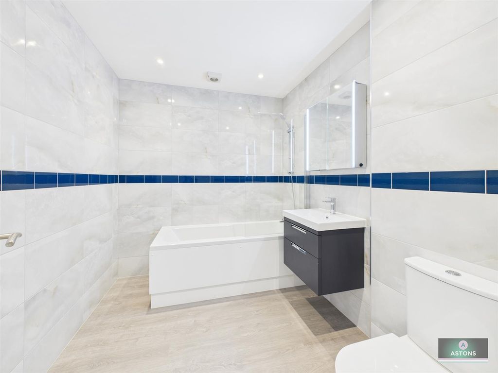 Additional image 10 of 2 bed flat to rentOld Hollow, Worth, Crawley RH10