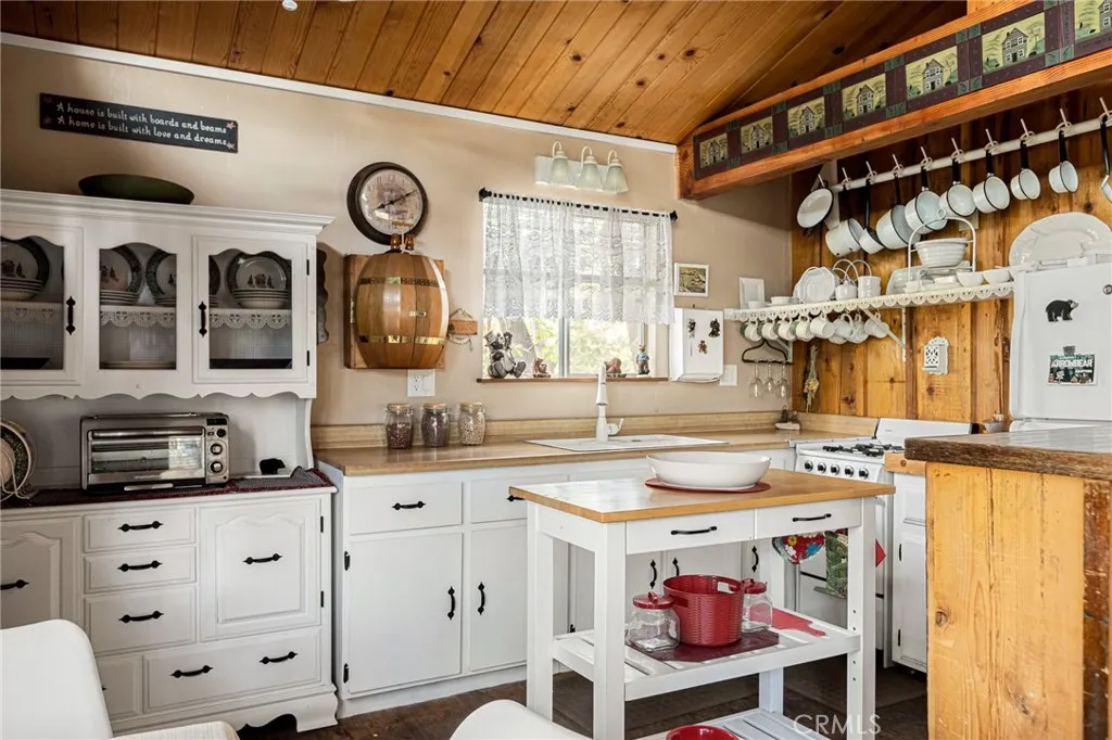 Additional image 42 of 2151 Tank Road, Arrowbear, CA 92382