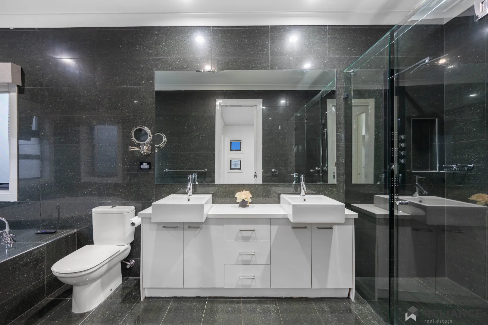 Additional image 21 of 8 Hanson Court, Taylors Lakes VIC 3038