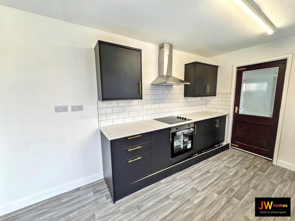 Additional image 2 of 3 bed property to rentBryncelyn, Treharris CF46