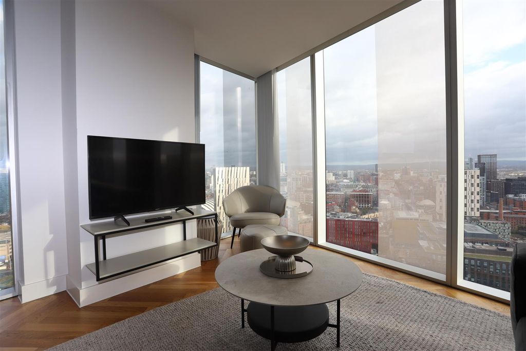 Additional image 3 of 2 bed flat to rentDeansgate Square, Owen Street M15