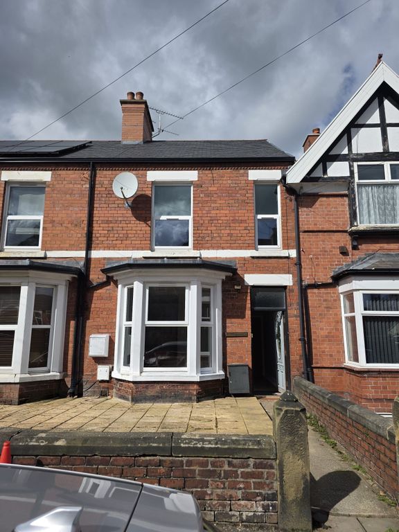 1 bed flat to rentBersham Road, Wrexham LL13