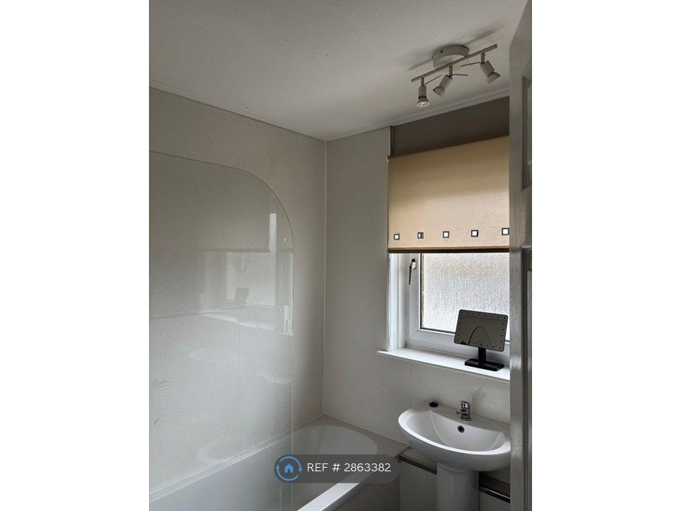 Additional image 2 of 2 bed flat to rentPlantation Square, Glasgow G51