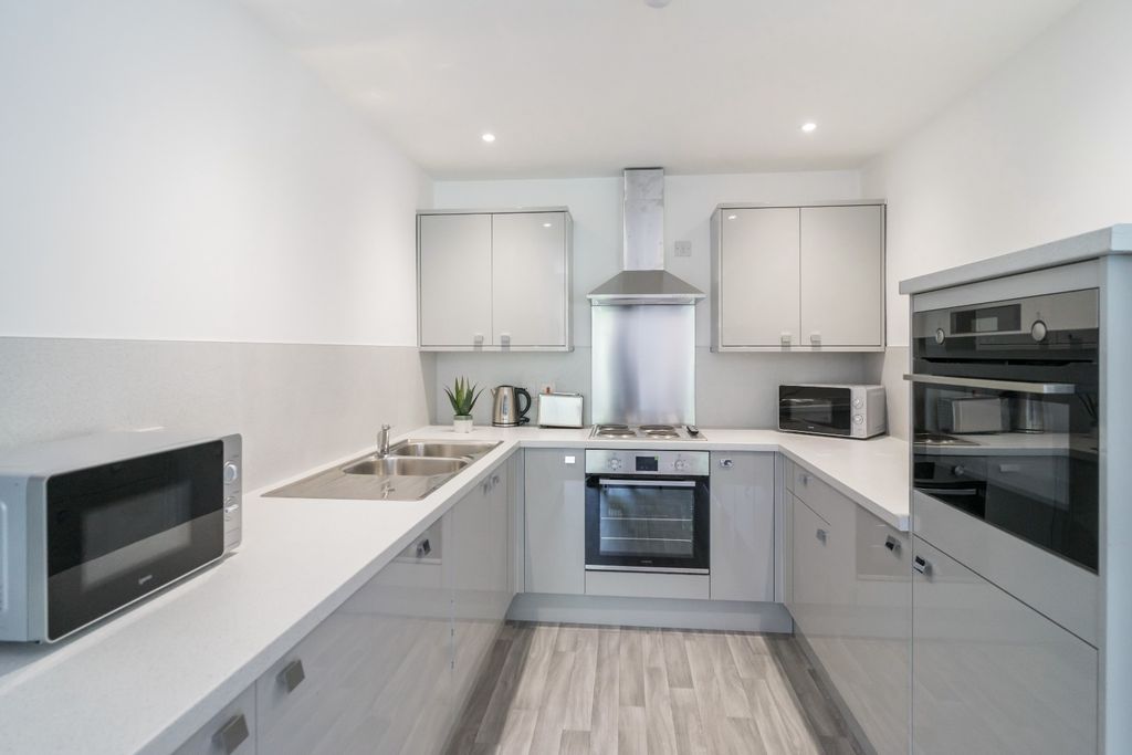 Additional image 4 of 6 bed flat to rentWilmslow Road, Fallowfield, Manchester M14
