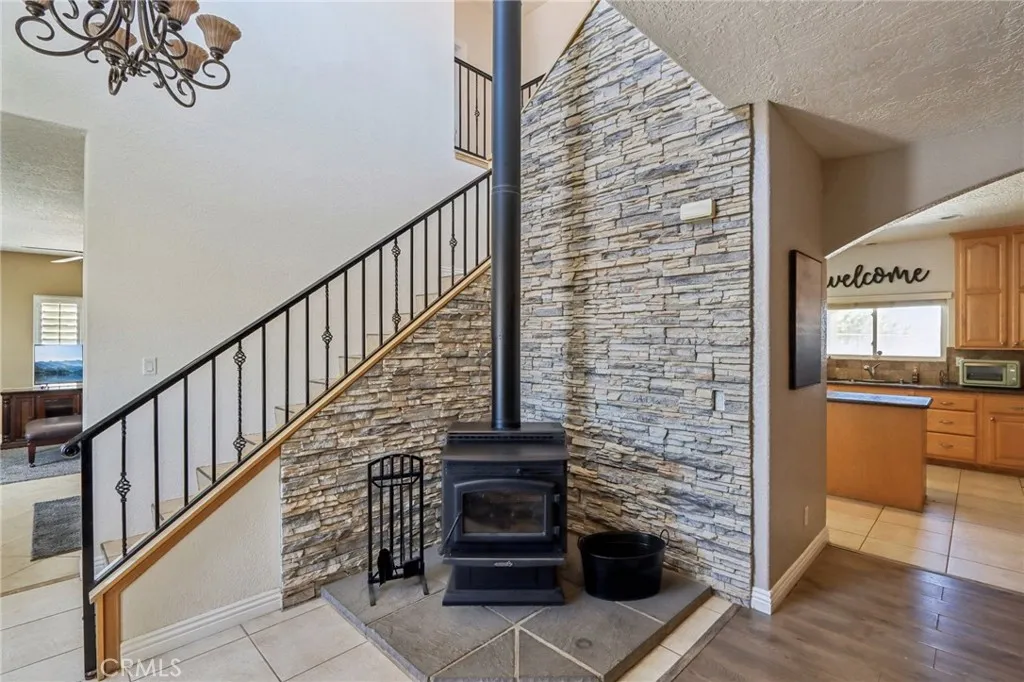 Additional image 12 of 8294 Aster Road, Oak Hills, CA 92344