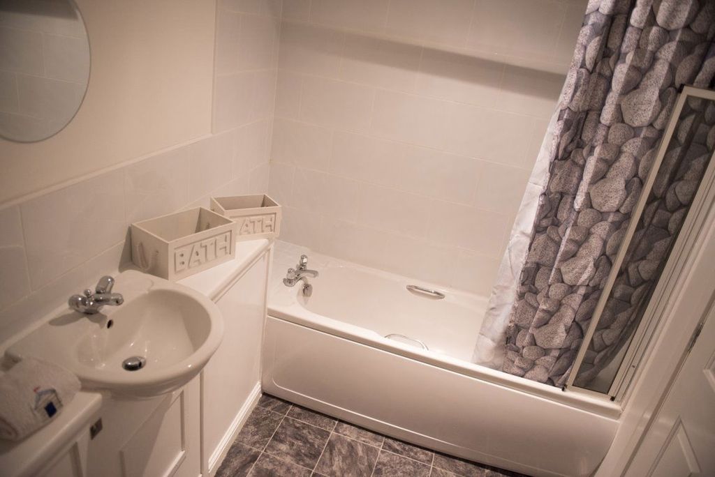 Additional image 3 of 4 bed semi-detached house to rentLawson Place, Dundee DD3
