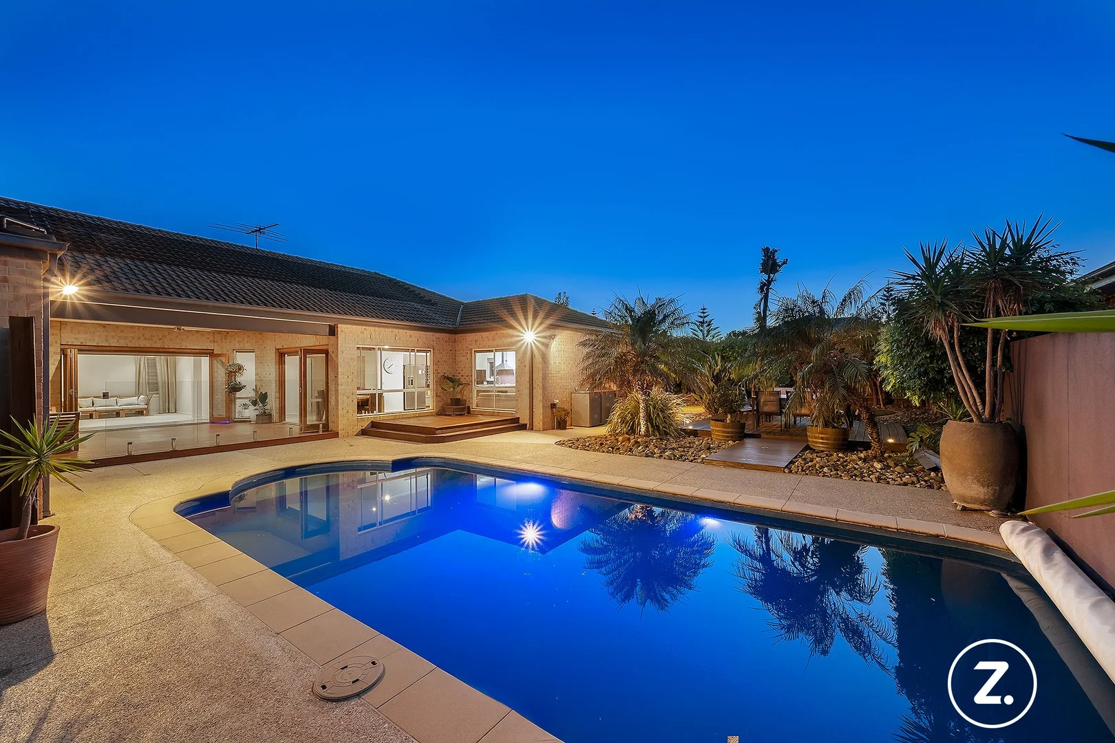 2 Glover Close, Pakenham VIC 3810
