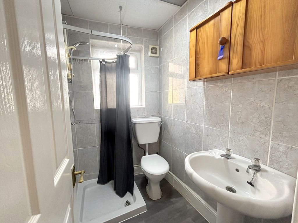 Additional image 7 of 1 bed flat to rentRiver Street, Rhyl, Denbighshire LL18