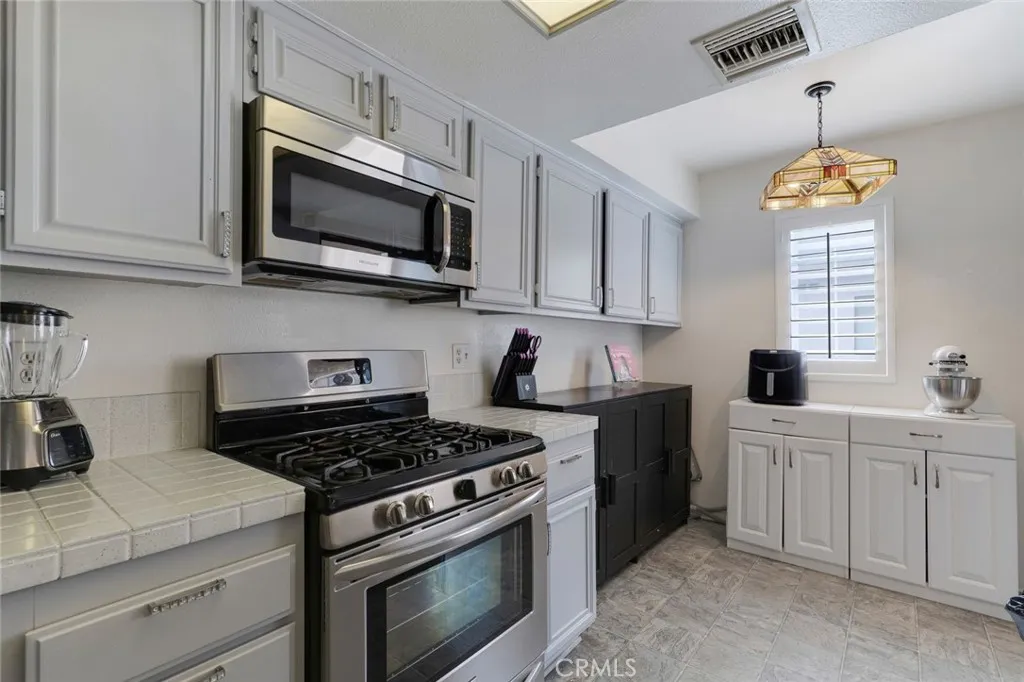 Additional image 45 of 10231 Independence Ave Unit C17, Chatsworth, CA 91311