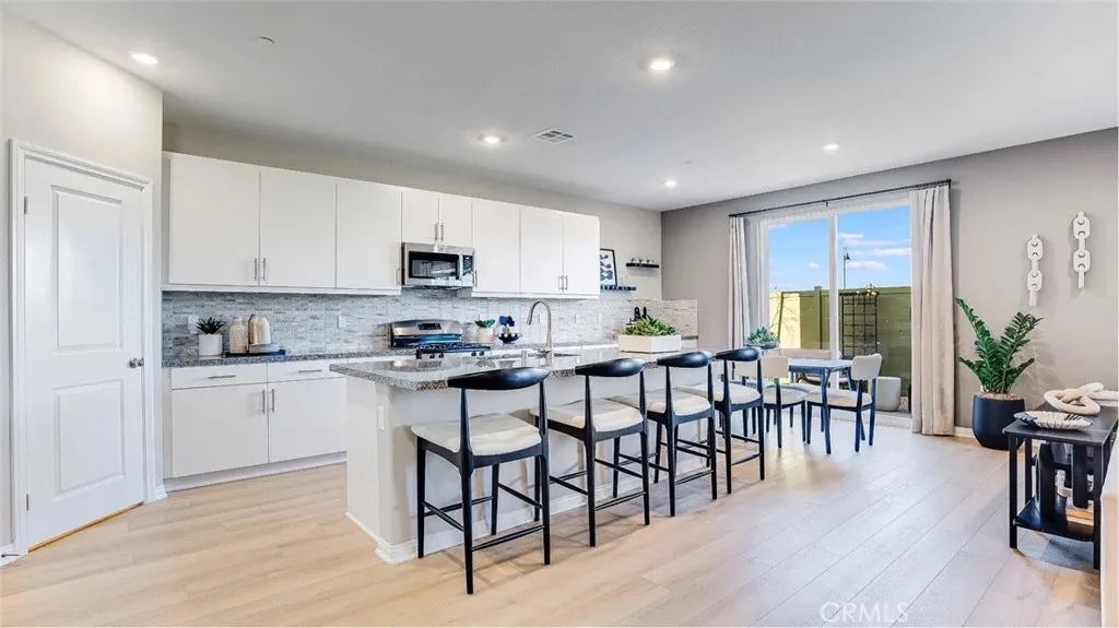Additional image 3 of 17613 Bassets Street, Hesperia, CA 92345