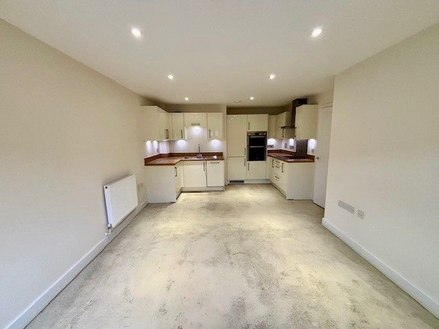 Additional image 4 of 2 bed flat to rentHillview Place, Newbury RG14