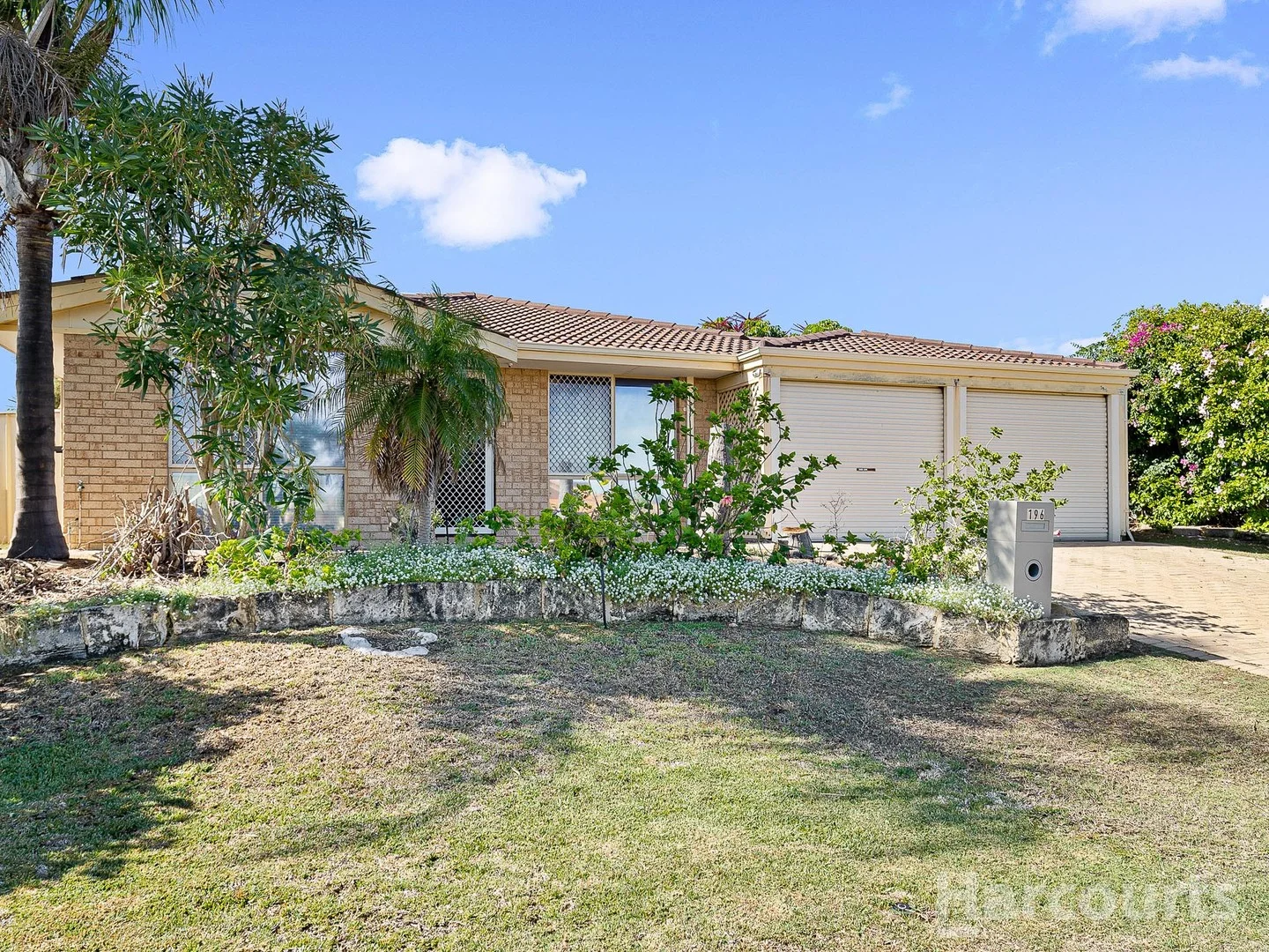 196 Mclarty Road, Halls Head WA 6210