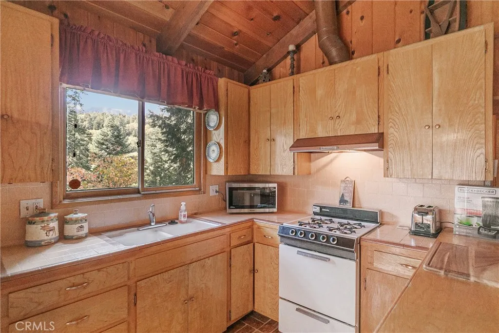 Additional image 14 of 748 Lake, Lake Arrowhead, CA 92352