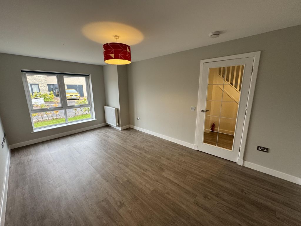 Additional image 2 of 3 bed semi-detached house to rent3 Strathgray Wynd, Dundee DD2