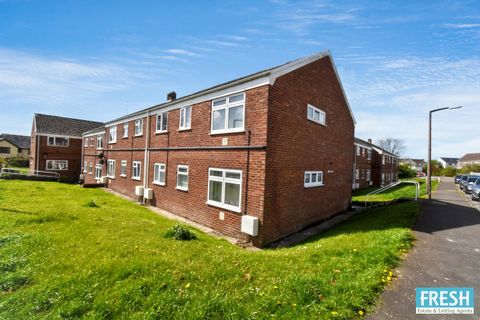 Coed Lan, Three Crosses, Swansea SA4