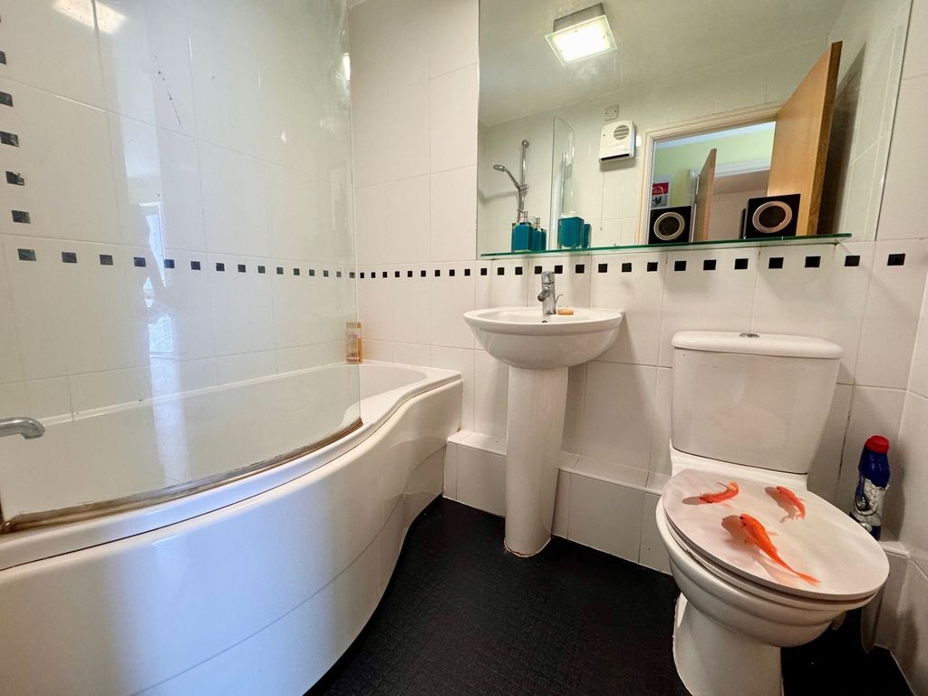 Additional image 2 of 1 bed flat to rentGloucester Street, St. Helier JE2