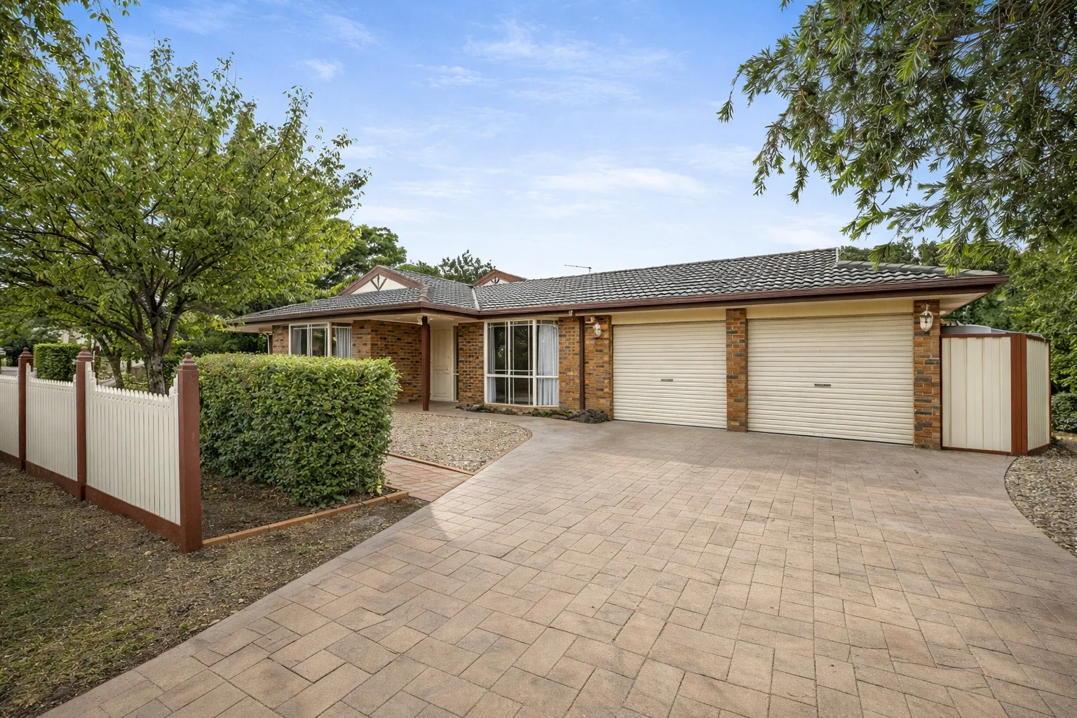 1 Ferncroft Court, Berwick VIC 3806