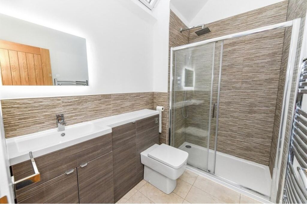 Additional image 16 of 5 bed property to rentElm Bank, Nottingham NG3