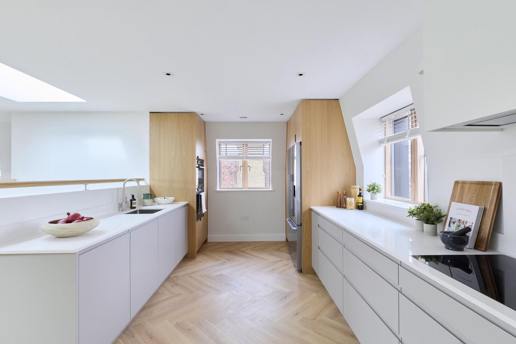 Additional image 4 of 4 bed flat to rentFlat 6, Hills Road, Cambridge CB2