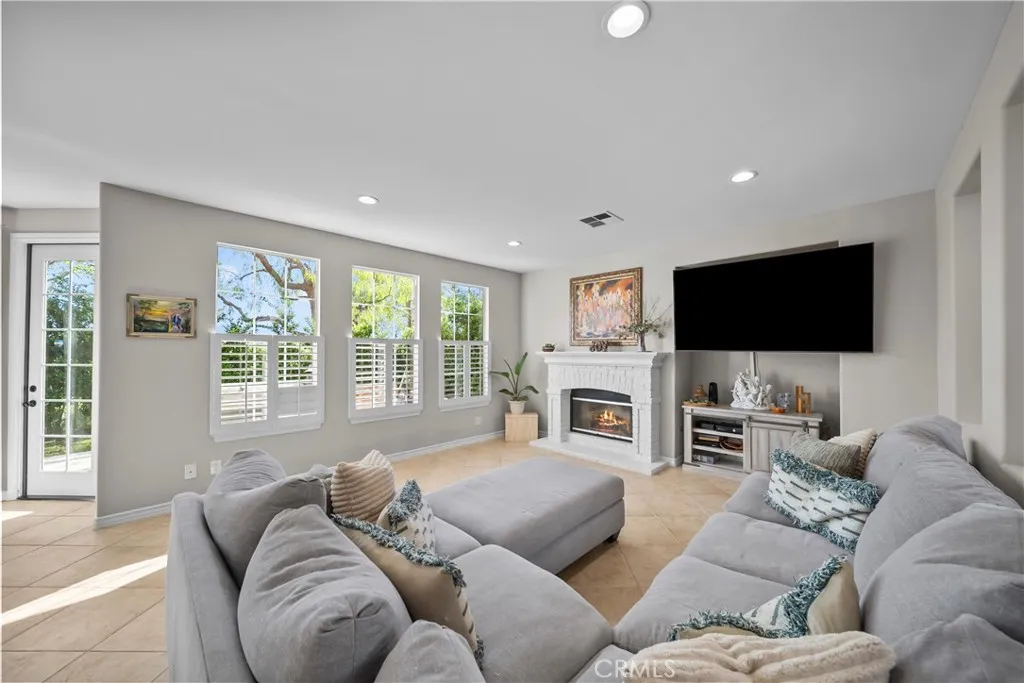 Additional image 88 of 23912 Lakeside Road, Valencia, CA 91355