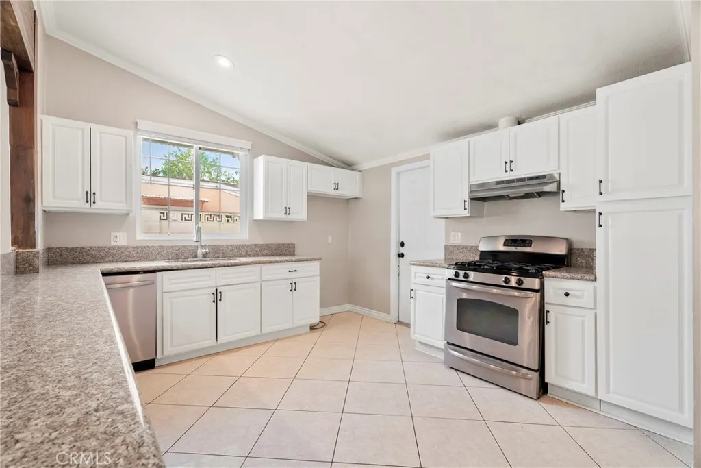 Additional image 30 of 19124 Drycliff Street, Canyon Country, CA 91351