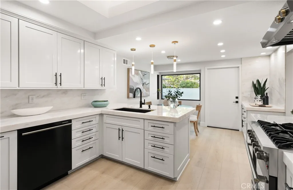 Additional image 38 of 10 White Water Drive, Corona Del Mar, CA 92625