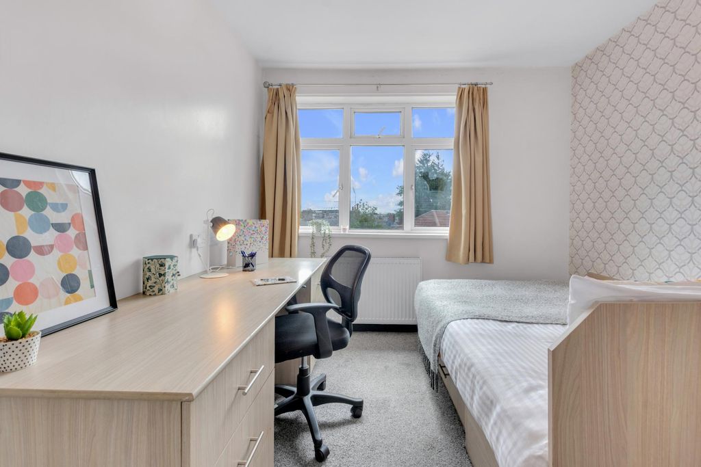 Additional image 13 of 5 bed shared accommodation to rentAsh Road, Leeds LS6