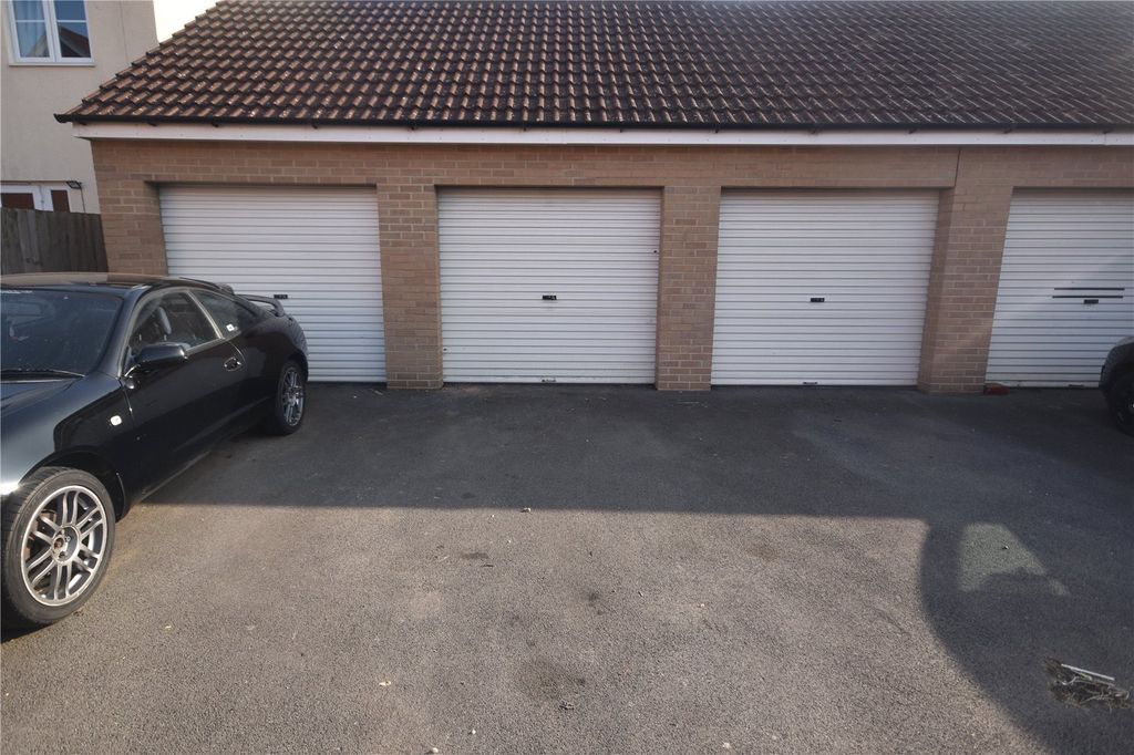 Additional image 12 of 4 bed semi-detached house to rentTundra Walk, Bridgwater, Somerset TA6