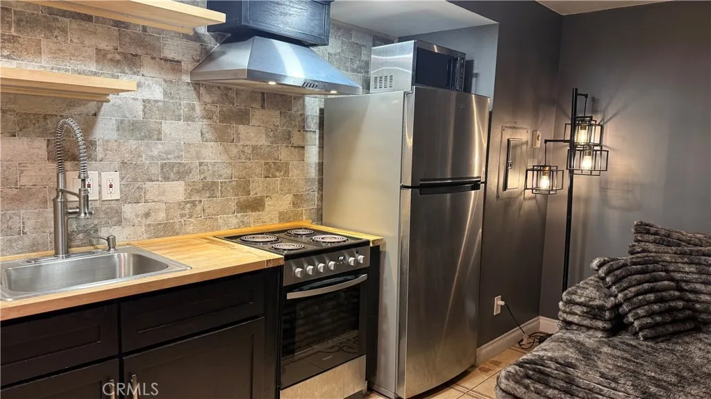 Additional image 4 of 7904 Laurel Canyon Blvd Unit 12, North Hollywood, CA 91605