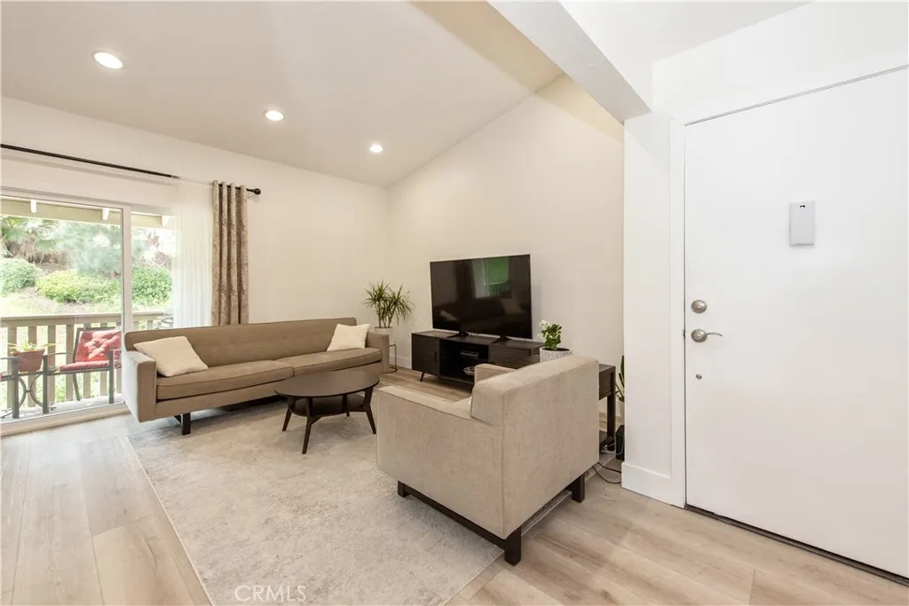 Additional image 3 of 23261 La Glorieta #73, Mission Viejo, CA 92691