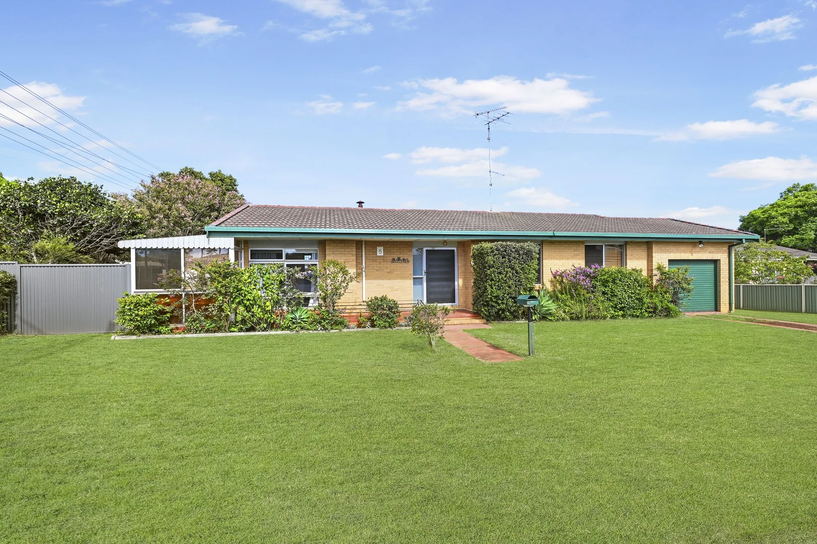 5 Barden Court, Harristown QLD 4350