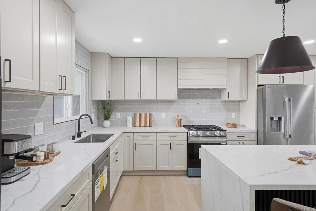 Additional image 45 of 3296 Via Bartolo, San Diego, CA 92111