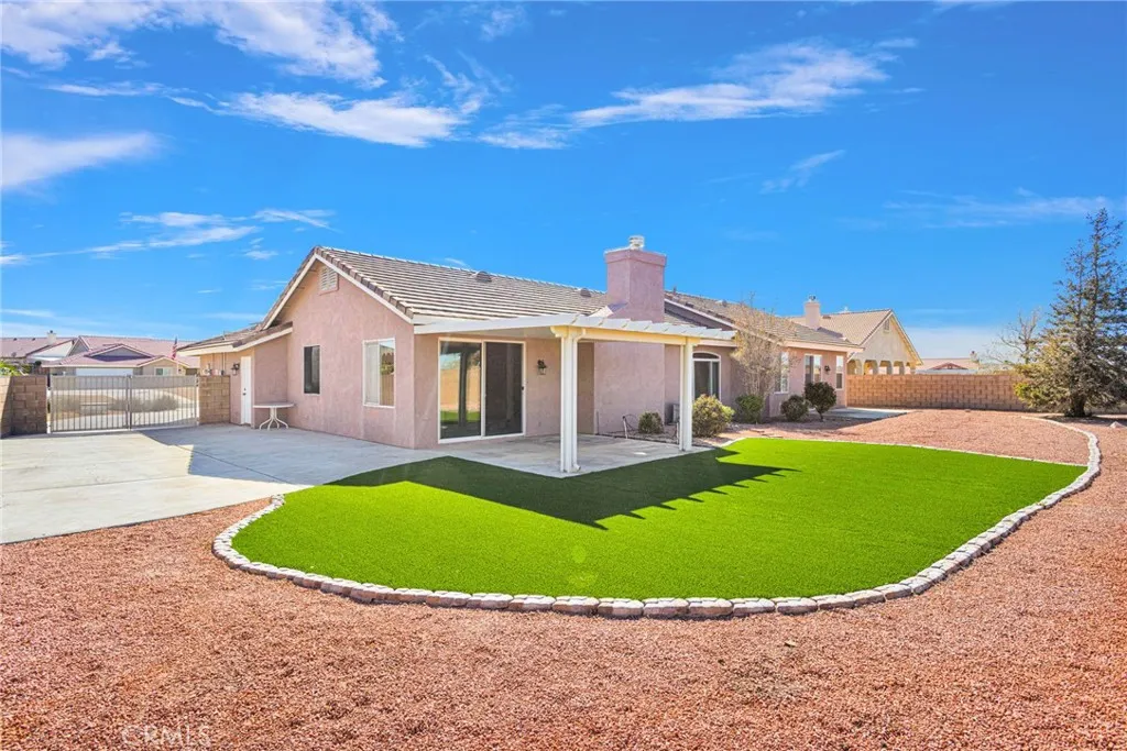 18766 Kitom Rd, Apple Valley, CA 92308 photo 4