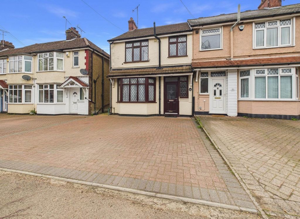 3 bed end terrace house to rentPoynters Road, Luton LU4