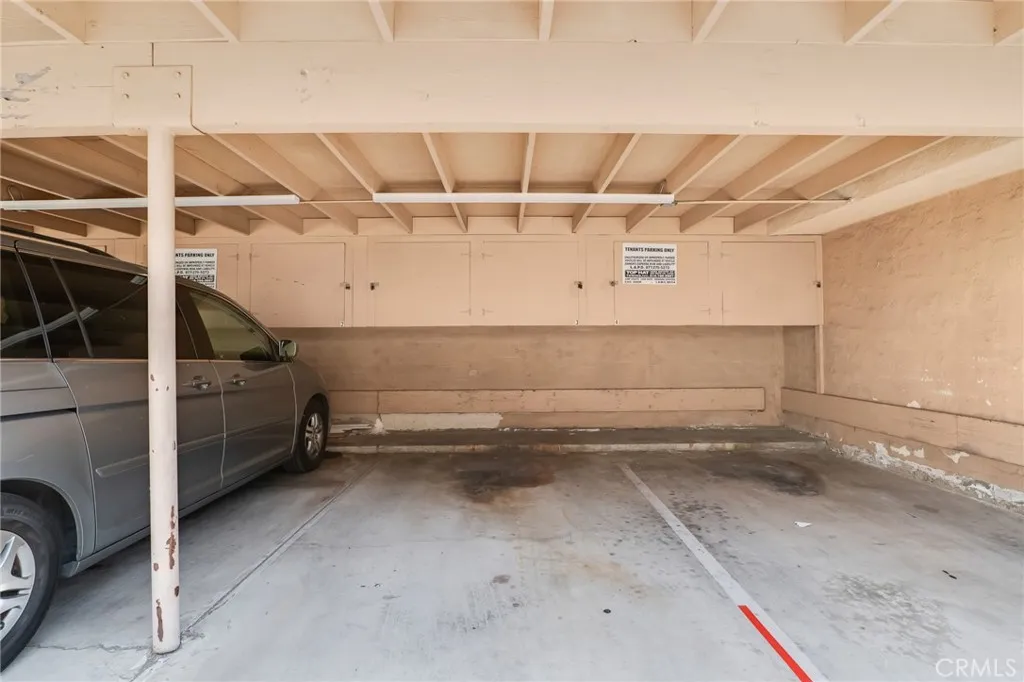 5232 Corteen pl Unit 17, Valley Village, CA 91607