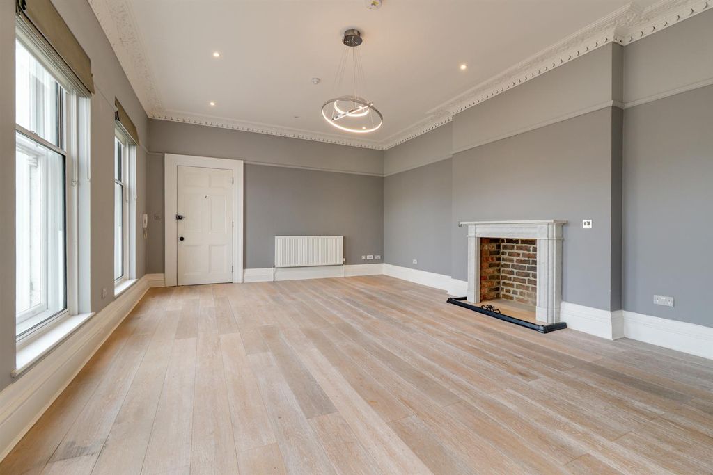Additional image 3 of 3 bed flat to rentMontpellier Terrace, Cheltenham GL50