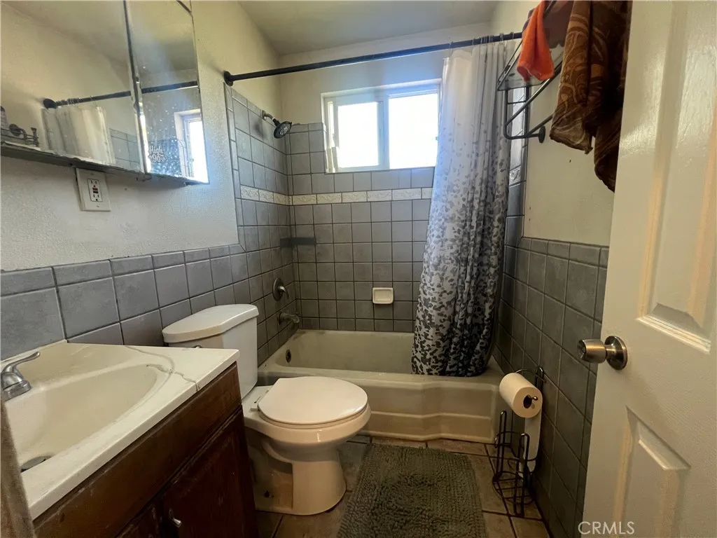 Additional image 41 of 822 S Chester Ave, Compton, CA 90221