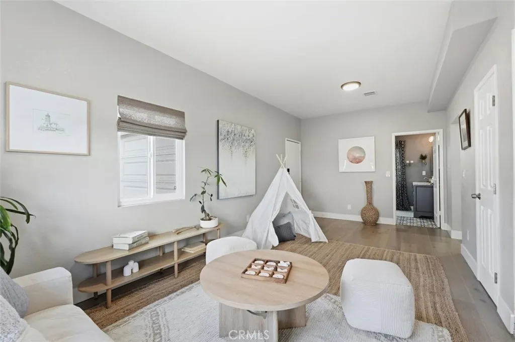 Additional image 11 of 2220 Clark Ln #B, Redondo Beach, CA 90278