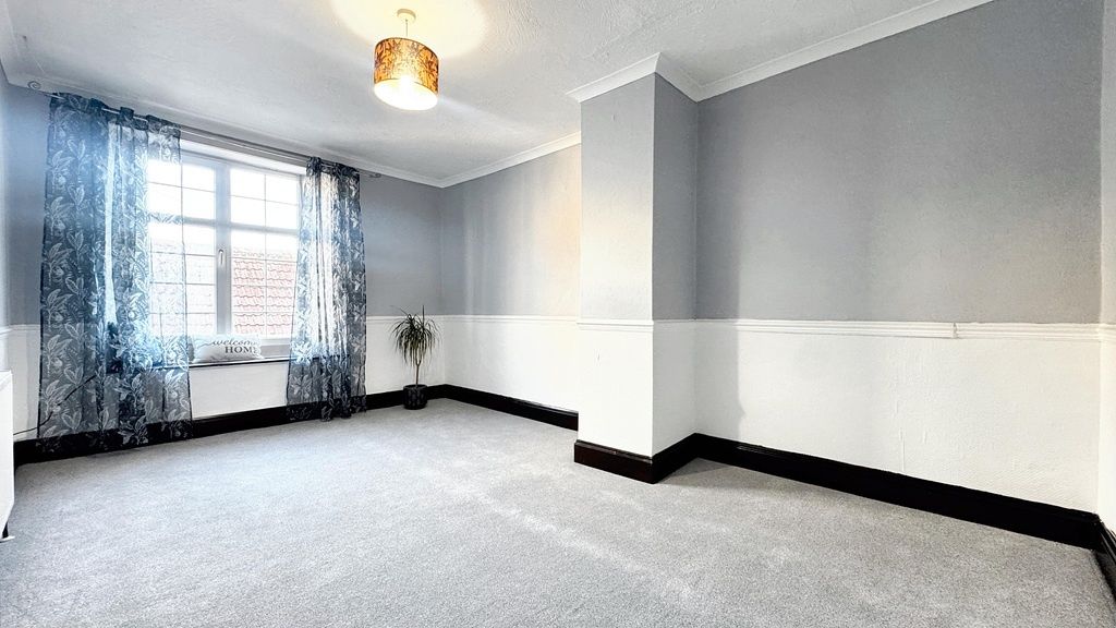 Additional image 4 of 3 bed semi-detached house to rentElborough Avenue, Bristol BS49
