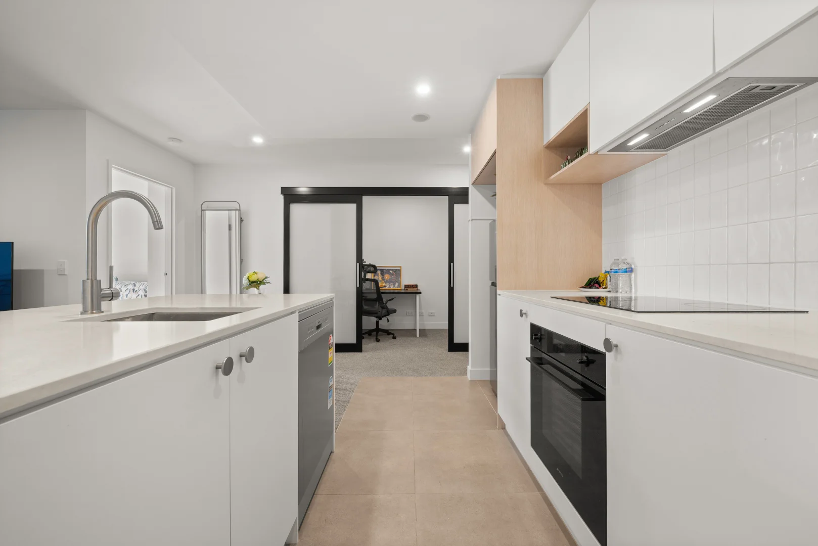 607/11 Launceston Street, Phillip ACT 2606 photo 3