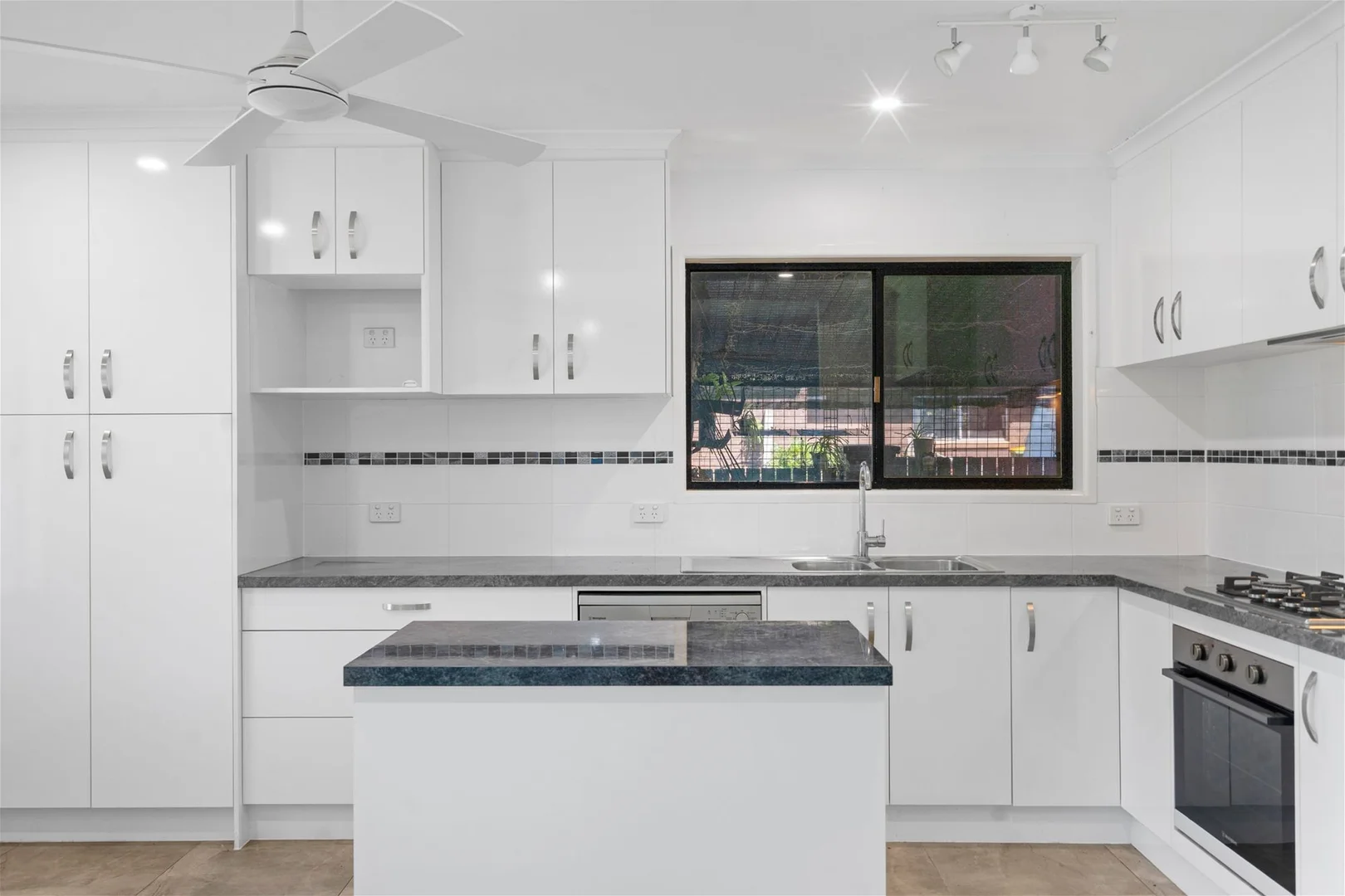 Additional image 5 of 22 Elizabeth Drive, Alexandra Hills QLD 4161