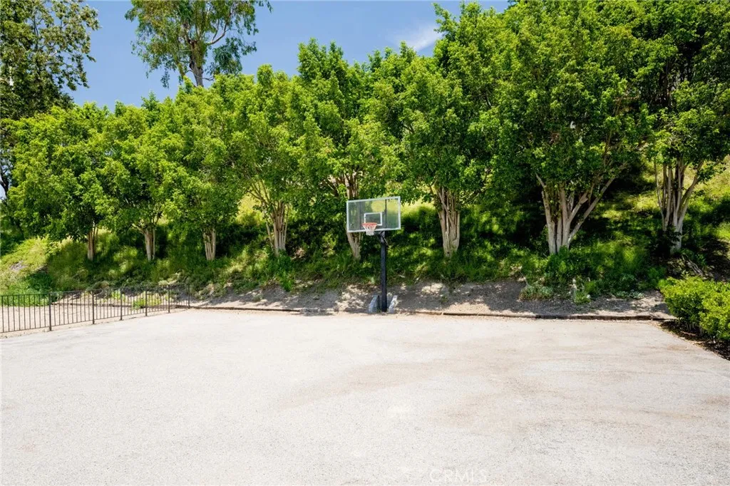 Additional image 75 of 9555 Via Venezia, Burbank, CA 91504